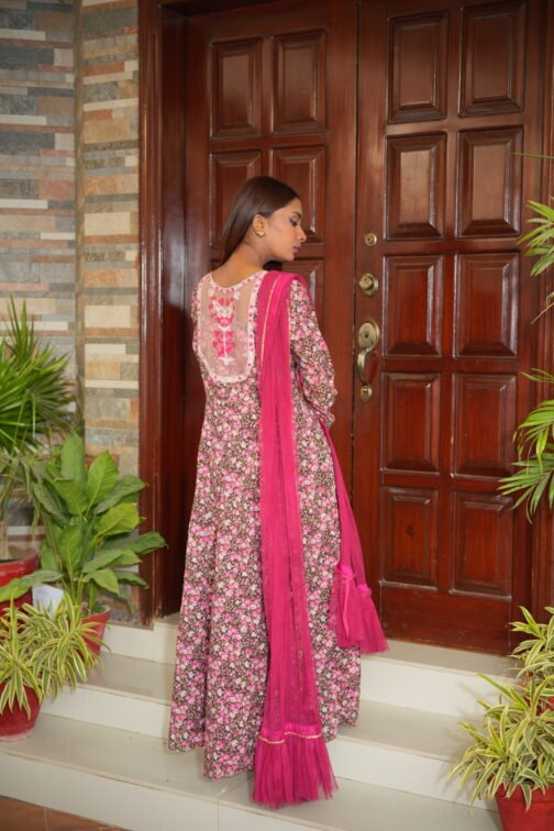 Best women clothing brand in Pakistan - KISSA